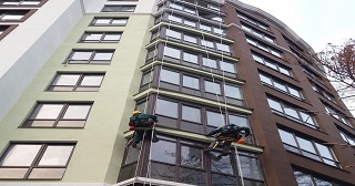 Установка крыши на балкон Северск цена от 1032 руб. м/2.